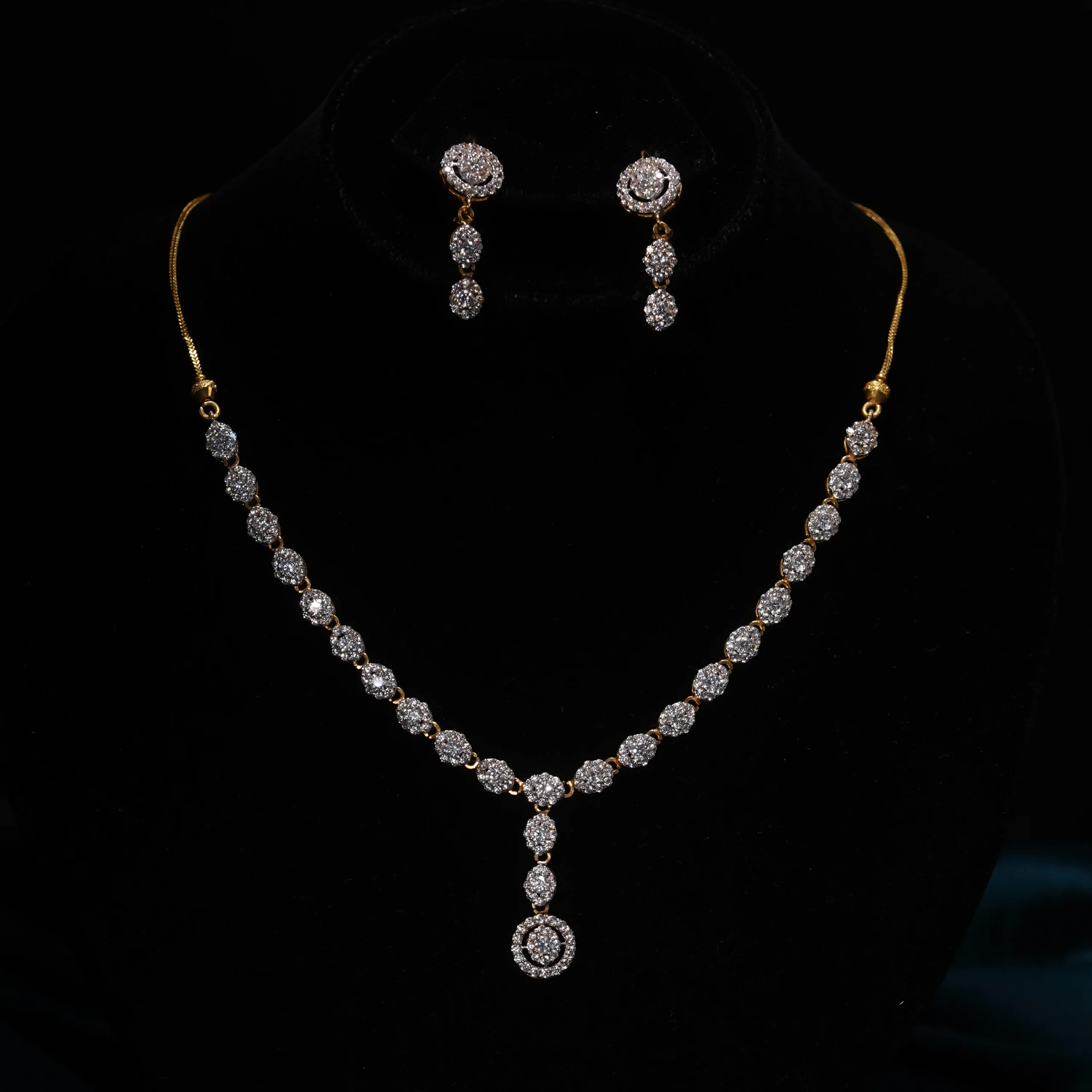 Crimson Elegance Necklace Set