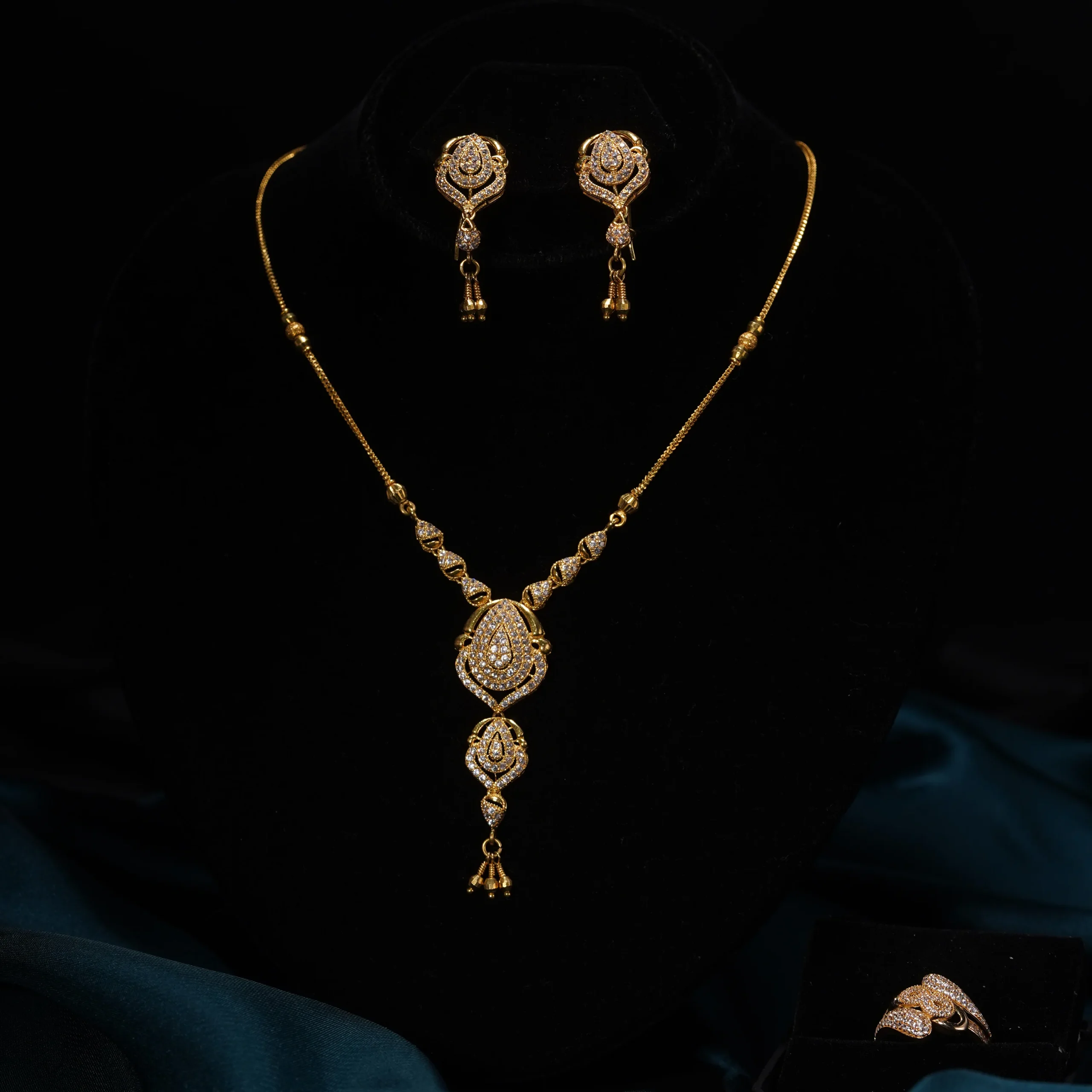 Opulent Grace Necklace Set